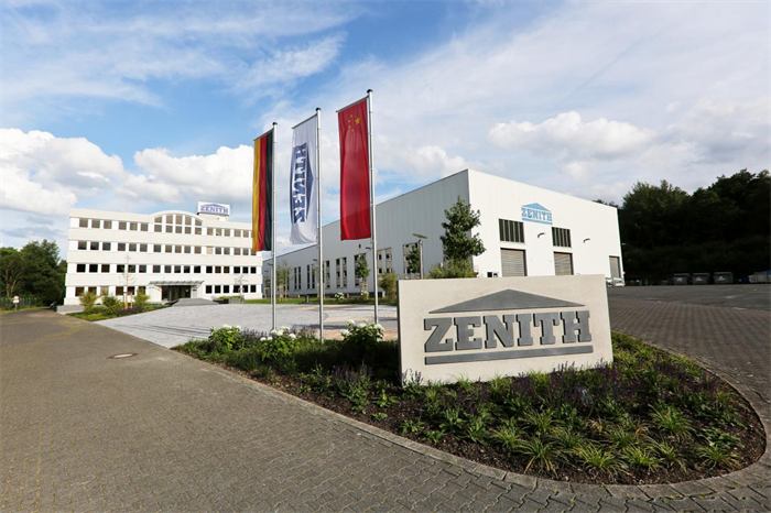 Немецкая дочерняя компания Quangong Zenite высоко оценивает сотрудников с большим стажем работы, отдавая дань уважения мастерству и лояльности