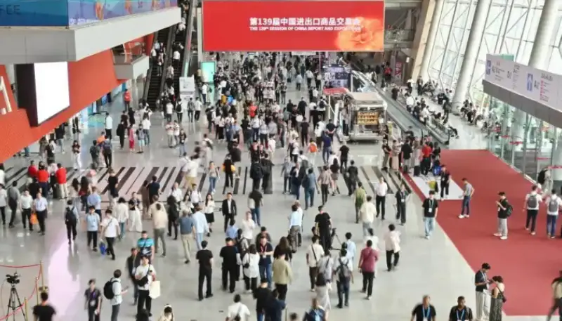 На Кантонской ярмарке компания Quangong Machinery Co., Ltd. завоевала расположение зарубежных клиентов своей мощью.