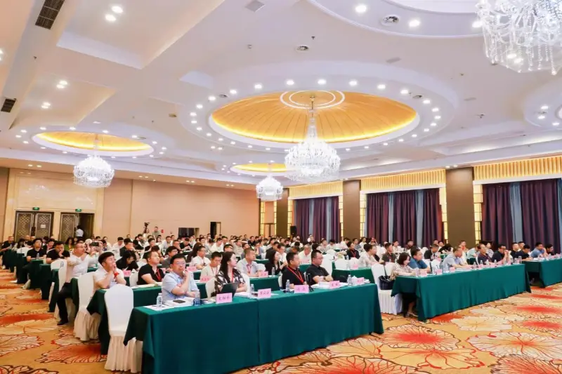 Компания Quangong Machinery Co., Ltd. приняла участие в 4-й конференции по техническому обмену по комплексному использованию твердых отходов угля